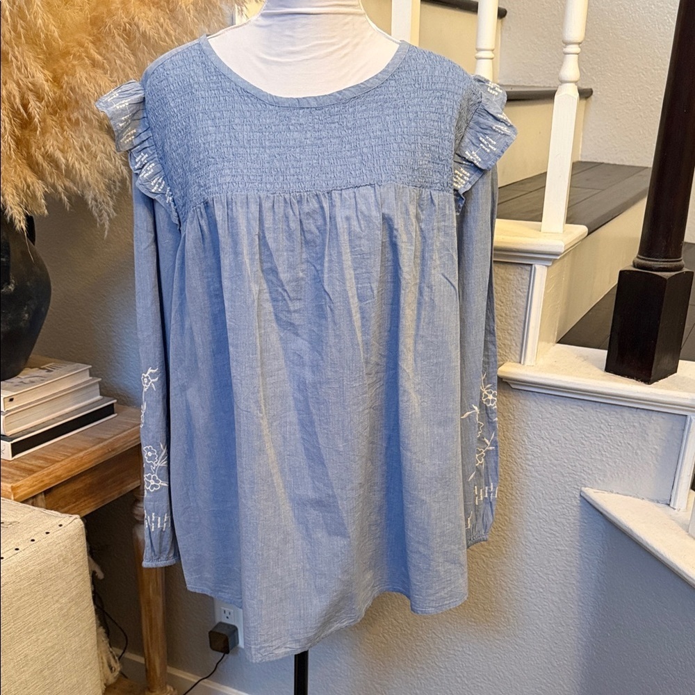 Ann Taylor LOFT Embroidered Sleeve Ruffle Shoulder Light Denim Blouse SZ 16